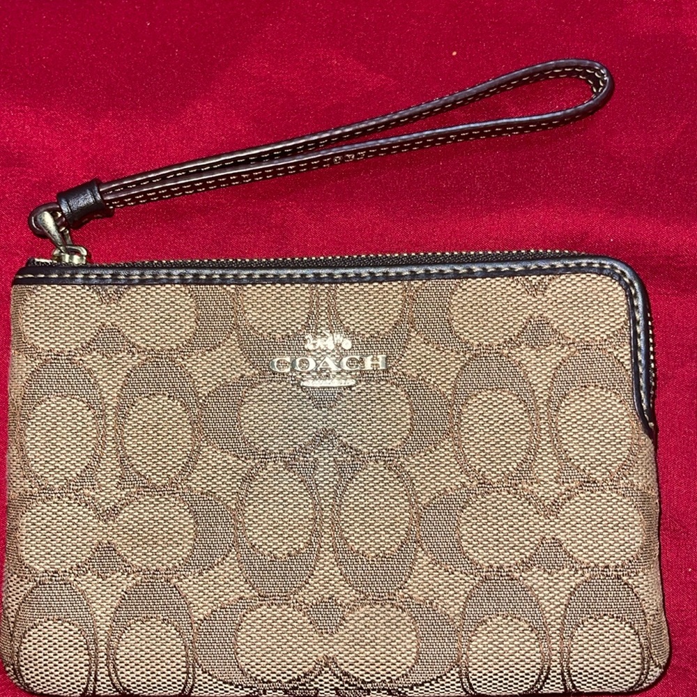 COACH WRISLET WALLET